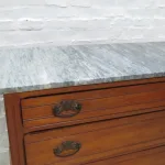 Lote: 82 - Lote: 82 - Cómoda