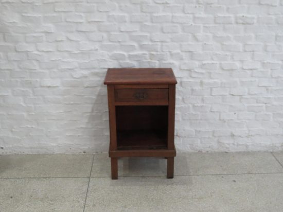 Lote: 63 - Lote: 63 - Mesa de noche