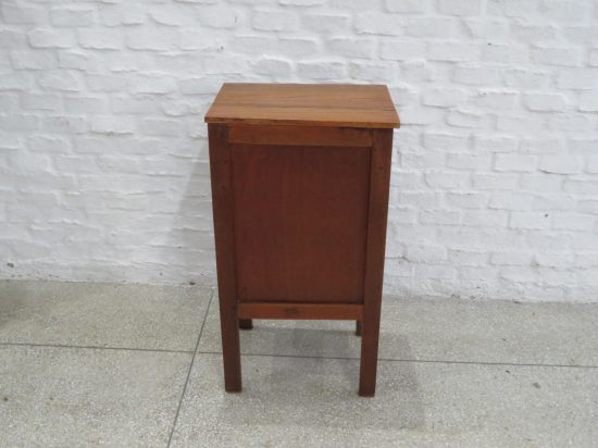 Lote: 64 - Lote: 64 - Mesa de noche