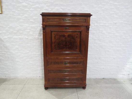 Lote: 112 - Lote: 112 - Mueble secreter