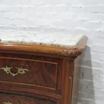 Lote: 118 - Lote: 118 - Cómoda Luis XV