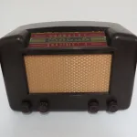 Lote: 22 - Lote: 22 - Radio antigua a lámpara