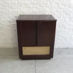Lote: 24 - Lote: 24 - Mueble toca discos 
