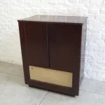 Lote: 24 - Lote: 24 - Mueble toca discos 