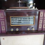 Lote: 24 - Lote: 24 - Mueble toca discos 