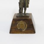 Lote: 38 - Lote: 38 - Estatuilla