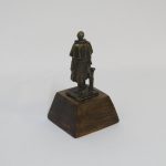 Lote: 38 - Lote: 38 - Estatuilla