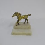 Lote: 34 - Lote: 34 - Estatuilla