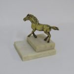 Lote: 34 - Lote: 34 - Estatuilla