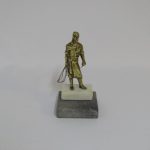 Lote: 37 - Lote: 37 - Estatuilla