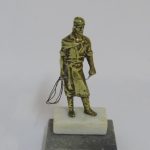 Lote: 37 - Lote: 37 - Estatuilla
