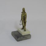 Lote: 37 - Lote: 37 - Estatuilla