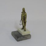 Lote: 37 - Lote: 37 - Estatuilla