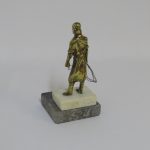 Lote: 37 - Lote: 37 - Estatuilla
