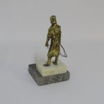 Lote: 37 - Lote: 37 - Estatuilla