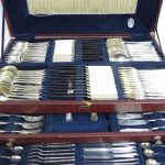 Lote: 222 - Lote: 222 - Juego de cubiertos