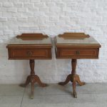 Lote: 76 - Lote: 76 - Cama y mesas de noche Luis XVI