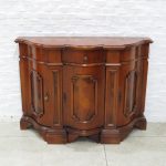 Lote: 80 - Lote: 80 - Mueble de arrimo