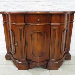 Lote: 80 - Lote: 80 - Mueble de arrimo