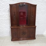 Lote: 100 - Lote: 100 - Aparador