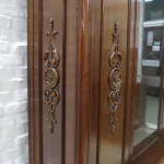 Lote: 100 - Lote: 100 - Aparador