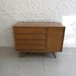 Lote: 97 - Lote: 97 - Cómoda americana