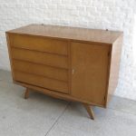 Lote: 97 - Lote: 97 - Cómoda americana
