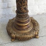 Lote: 42 - Lote: 42 - Estatuilla y pedestal