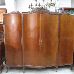 Lote: 74 - Lote: 74 - Ropero frances