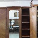 Lote: 109 - Lote: 109 - Ropero colonial
