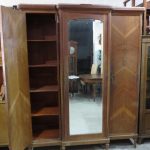 Lote: 109 - Lote: 109 - Ropero colonial