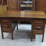 Lote: 101 - Lote: 101 - Escritorio de roble