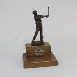 Lote: 16 - Lote: 16 - Palo de golf y trofeo