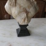 Lote: 45.B - Lote: 45.B - Busto en alabastro