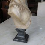 Lote: 45.B - Lote: 45.B - Busto en alabastro