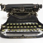 Lote: 38 - Lote: 38 - Maquina de escribir 