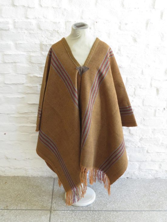 Lote: 230 - Lote: 230 - Poncho