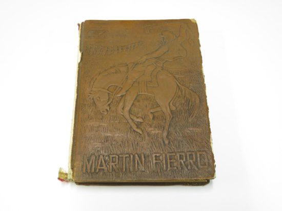 Lote: 122 - Lote: 122 - Libro 
