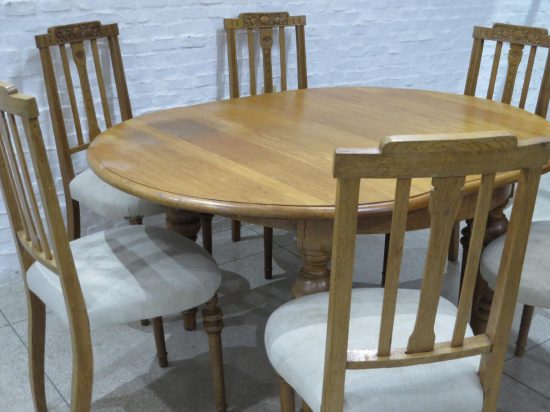 Lote: 107 - Lote: 107 - Juego comedor