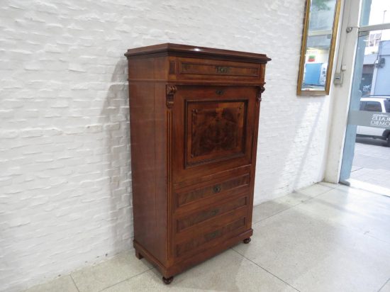 Lote: 121 - Lote: 121 - Mueble secreter