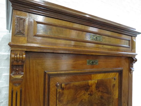 Lote: 121 - Lote: 121 - Mueble secreter