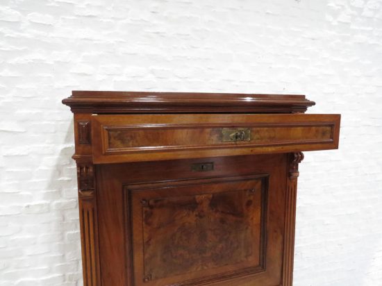 Lote: 121 - Lote: 121 - Mueble secreter