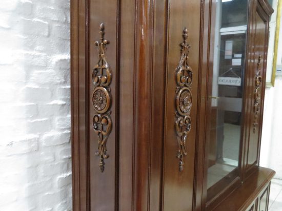 Lote: 125 - Lote: 125 - Aparador