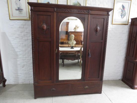 Lote: 119 - Lote: 119 - Ropero