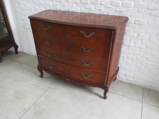 Lote: 99 - Lote: 99 - Cómoda francesa