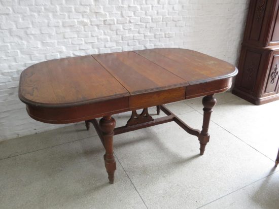 Lote: 105 - Lote: 105 - Mesa de roble