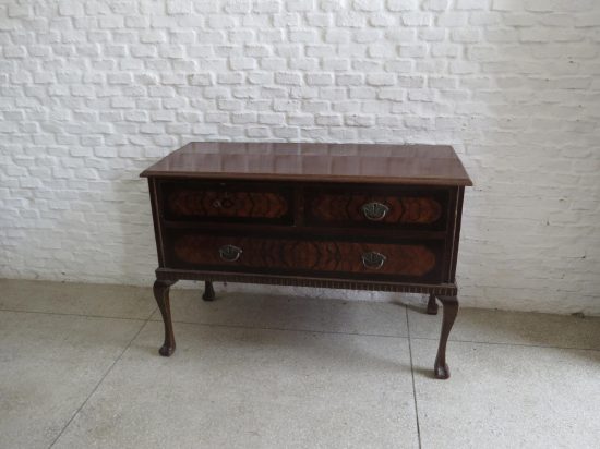 Lote: 108 - Lote: 108 - Cómoda