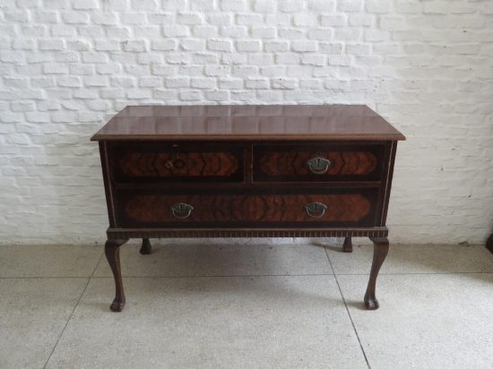 Lote: 108 - Lote: 108 - Cómoda