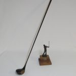 Lote: 8 - Lote: 8 - Palo de golf y trofeo