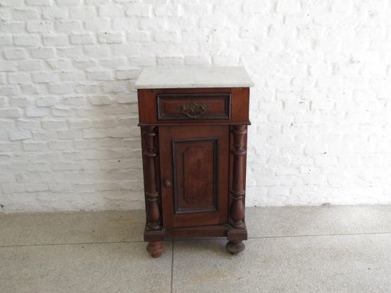 Lote: 40 - Lote: 40 - Mesa de luz